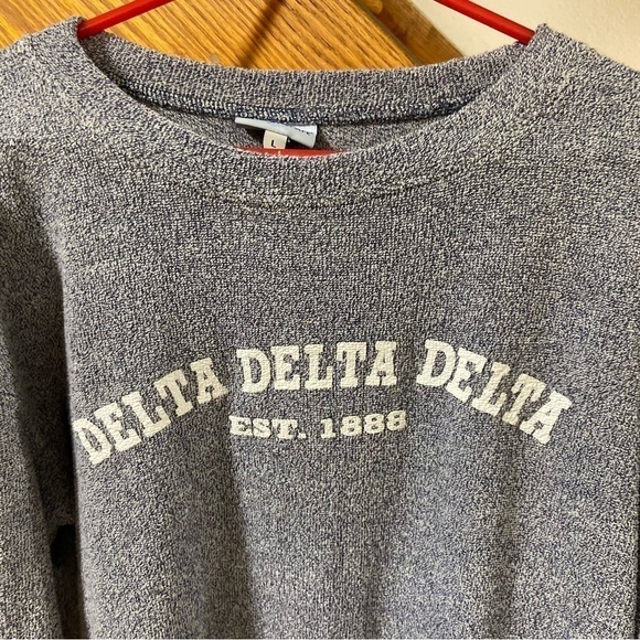 Delta Delta Delta Long Sleeve Shirt Size Large - Picture 2 of 4